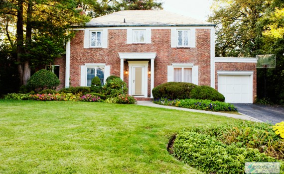 Porte d'entrée maison PEYON Chargé