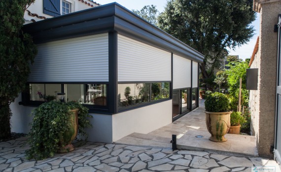 Véranda volet roulant